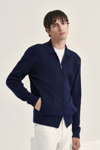 Carica l&#39;immagine nel visualizzatore di Gallery, Knitted jacket in compact cotton
